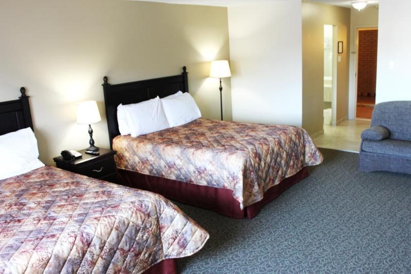 Days Inn By Wyndham Montreal East Екстер'єр фото